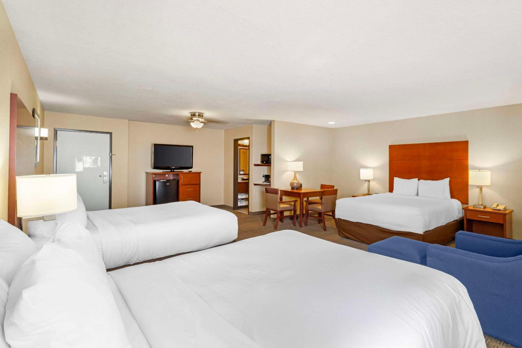 Comfort Inn & Suites Near Fallon Naval Air Station Exterior foto