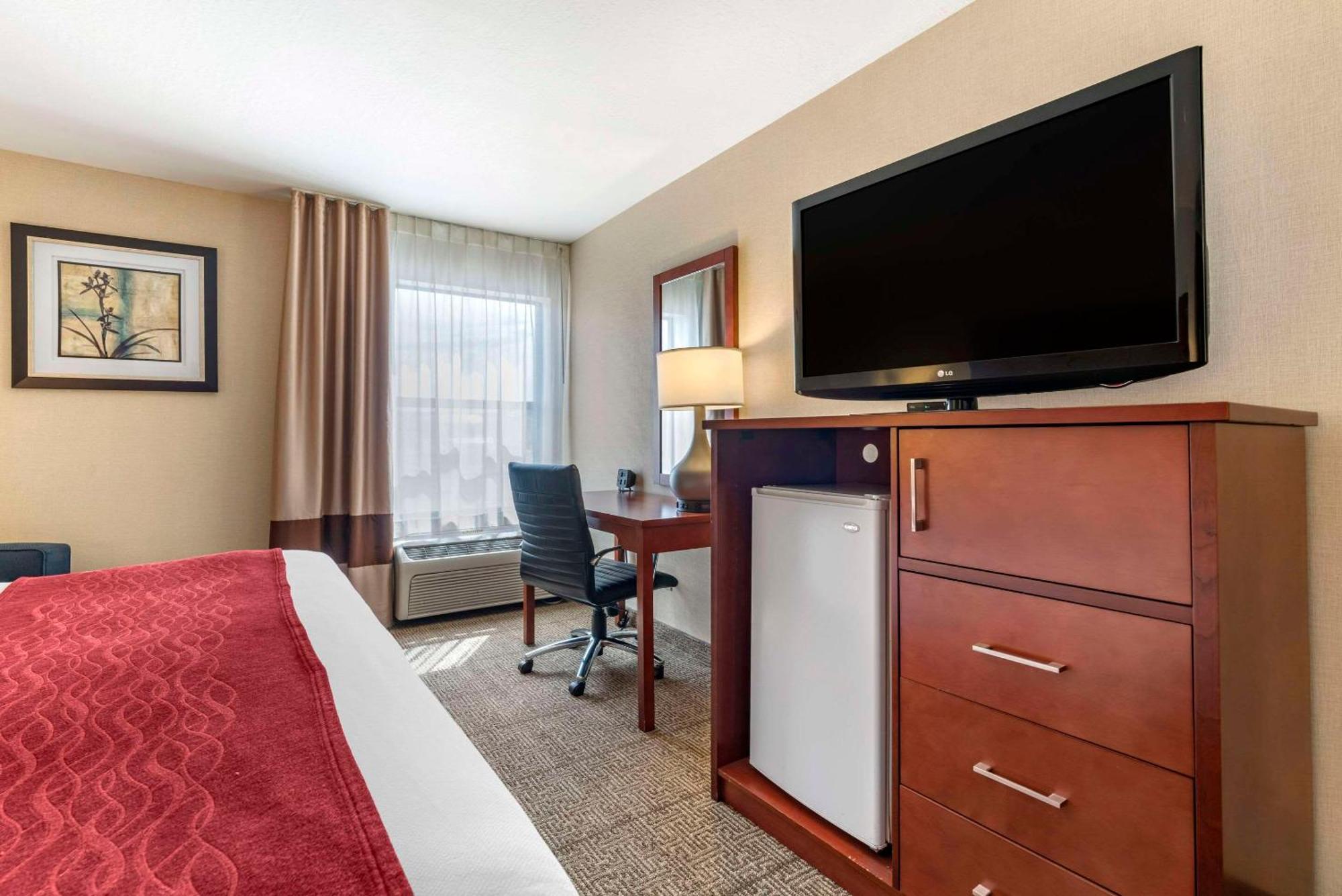 Comfort Inn & Suites Near Fallon Naval Air Station Exterior foto